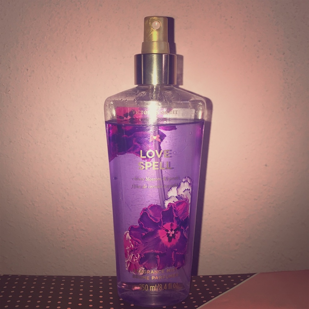 Victoria’s Secret Love Spell fragrance mist